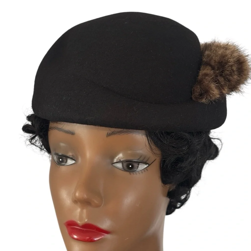 Grace Black Wool Beret with Fur Accent